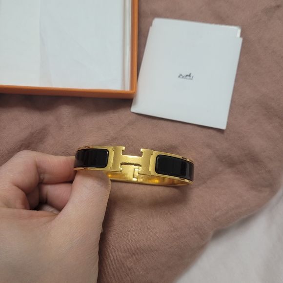Hermes Clic H Bracelet in Black/Gold - Picture 7 of 11